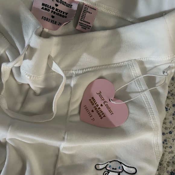 Juicy Couture X Cinnamoroll sweats. - Picture 2 of 3